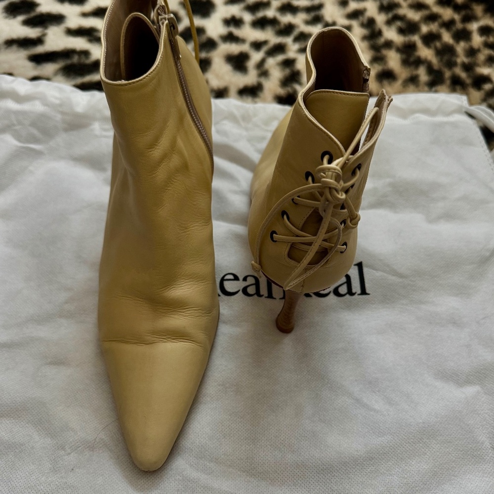Manolo Blahnik booties size 10 but fit like 9-9.5